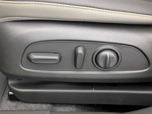 New 2026 Chevrolet Trax ACTIV w/ Sunroof Package FWD image 18