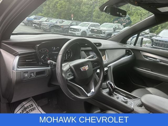 Certified 2025 Cadillac XT6 Luxury FWD image 10