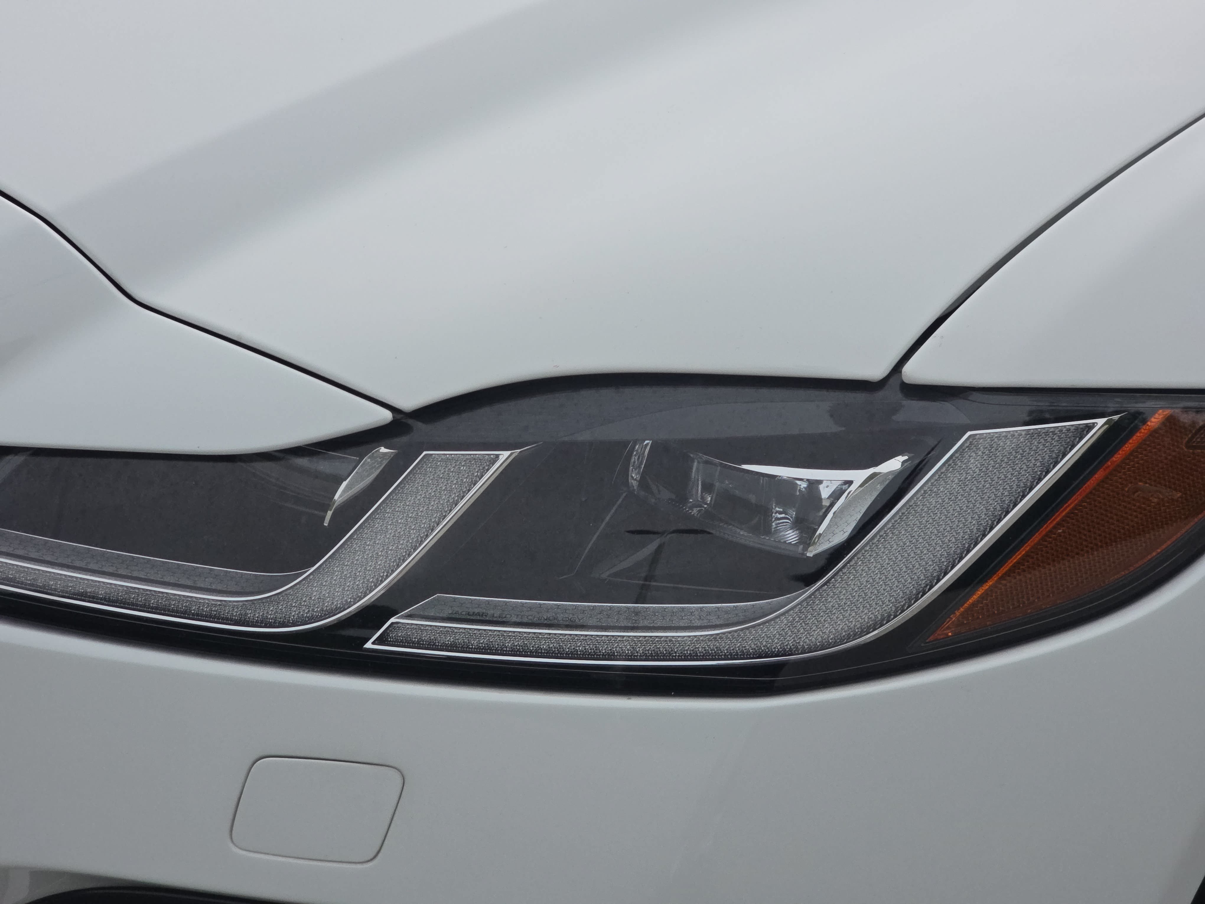 Used 2023 Jaguar XF R-Dynamic SE AWD/4WD image 31