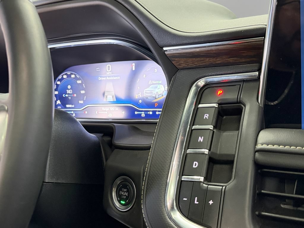 Used 2024 Chevrolet Tahoe Premier w/ Premium Package AWD/4WD image 28