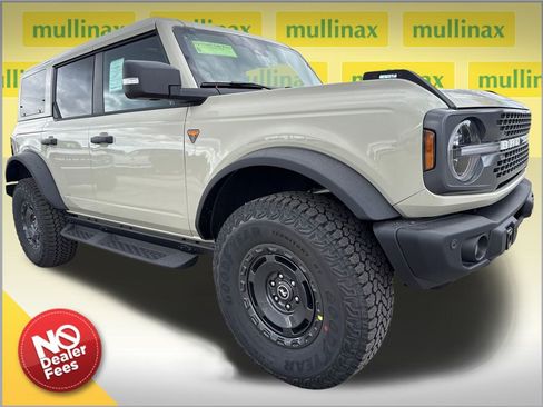 New 2025 Ford Bronco Badlands image 1