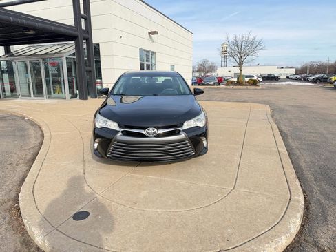 Used 2015 Toyota Camry LE image 2