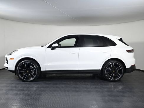 Certified 2023 Porsche Cayenne AWD/4WD image 4