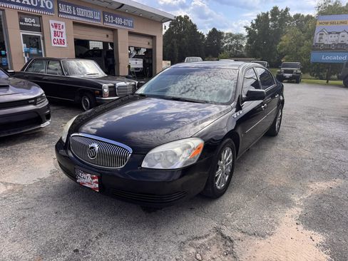Used 2009 Buick Lucerne CXL FWD image 2