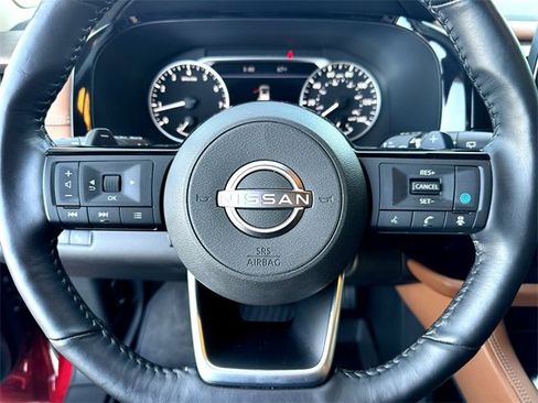 Used 2023 Nissan Pathfinder Platinum image 14