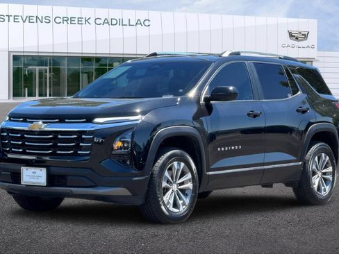 Used 2025 Chevrolet Equinox LT w/ Convenience Package II FWD image 7