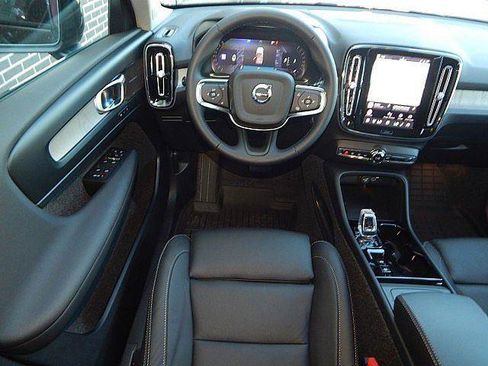 New 2026 Volvo XC40 B5 Ultra w/ Climate Package AWD/4WD image 12