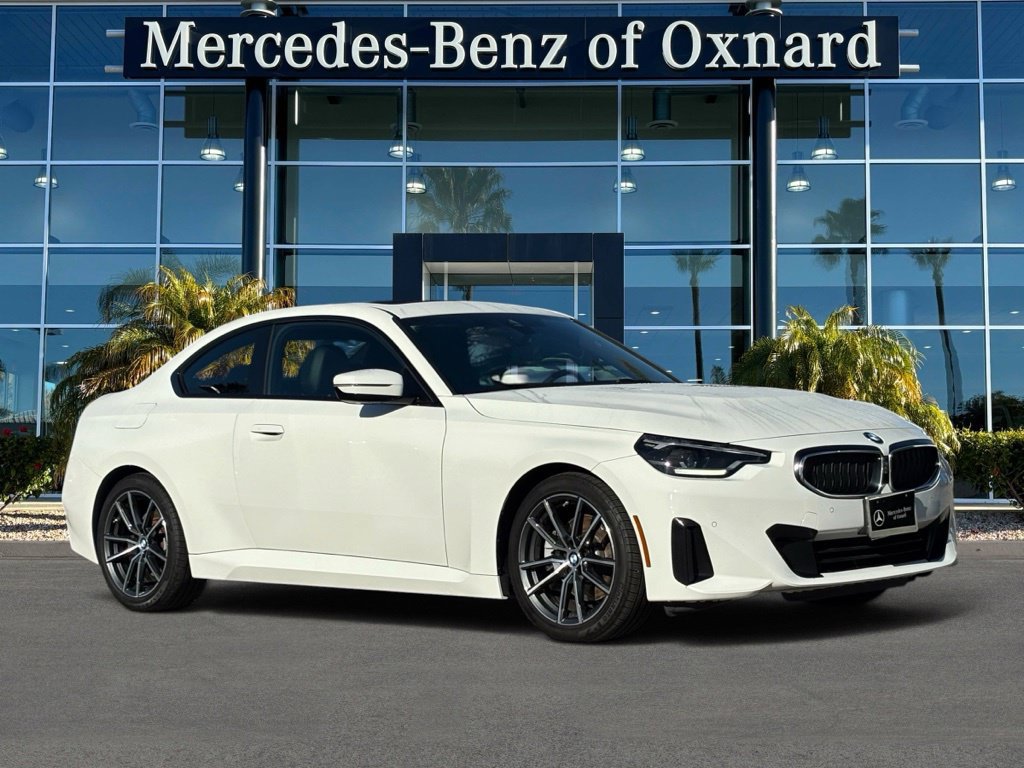 Used 2023 BMW 230i Coupe w/ Convenience Package RWD image 2