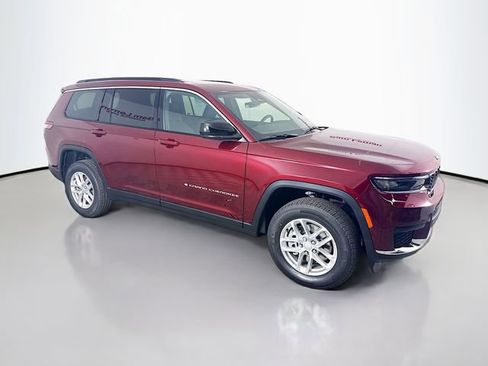 New 2025 Jeep Grand Cherokee L Laredo image 1