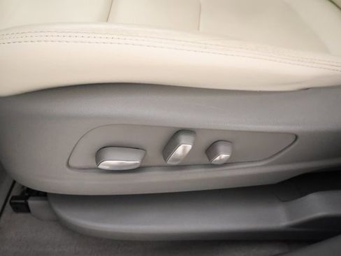 Used 2021 Cadillac XT5 Premium Luxury image 9