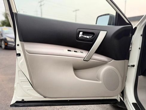 Used 2011 Nissan Rogue S FWD image 25