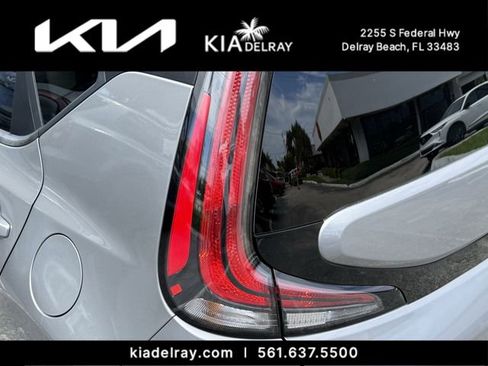 Used 2023 Kia Soul LX w/ Option Group 015 FWD image 7