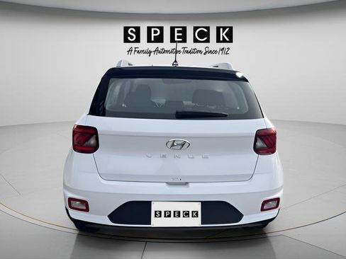 New 2026 Hyundai Venue SEL FWD image 4