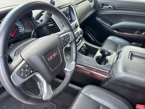 Used 2018 GMC Yukon SLT AWD/4WD image 11