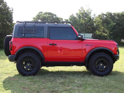 Used 2023 Ford Bronco Wildtrak AWD/4WD image 16