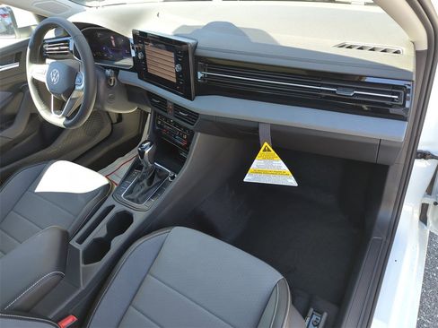 New 2026 Volkswagen Jetta SE image 18