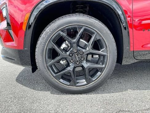 New 2026 Chevrolet Traverse RS w/ LPO, Floor Liner Package AWD/4WD image 7