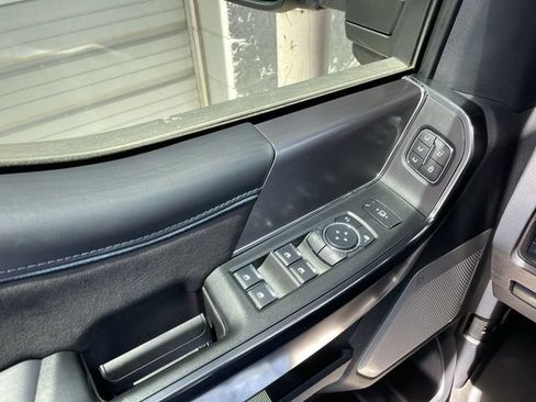 Used 2026 Ford F350 Platinum w/ Tremor Off-Road Package AWD/4WD image 13