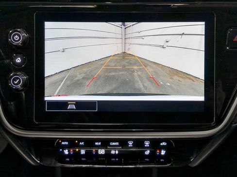 Used 2023 Chevrolet Bolt EUV LT w/ Convenience Package FWD image 13