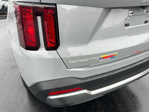 New 2026 Kia Sorento S image 36
