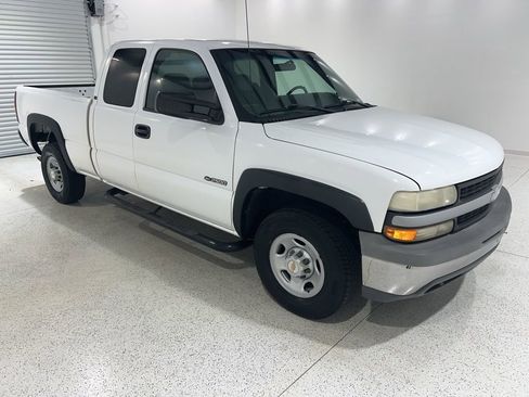 Used 2000 Chevrolet Silverado 2500 W/T w/ Firm Ride Suspension Pkg image 7