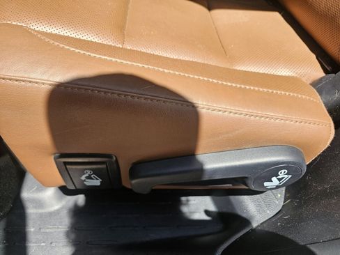 Used 2019 Toyota Highlander Limited Platinum AWD/4WD image 29