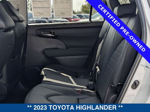 Used 2023 Toyota Highlander XLE image 15