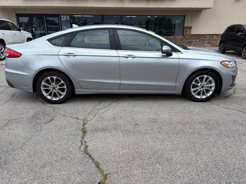 Used 2020 Ford Fusion SE FWD image 9