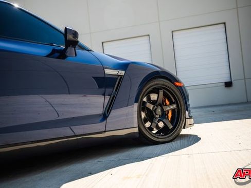 Used 2014 Nissan GT-R Premium AWD/4WD image 32