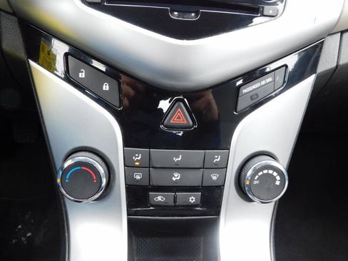 Used 2014 Chevrolet Cruze LS image 11