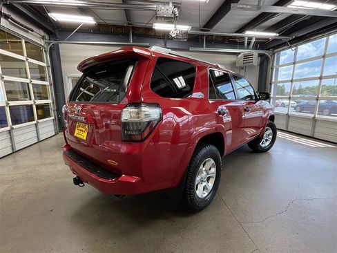 Used 2014 Toyota 4Runner SR5 AWD/4WD image 5