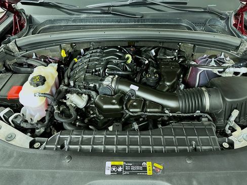 Certified 2025 Jeep Grand Cherokee Limited w/ Luxury Tech Group II AWD/4WD image 43