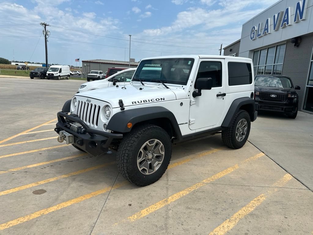 Used 2017 Jeep Wrangler Rubicon w/ Connectivity Group AWD/4WD image 3