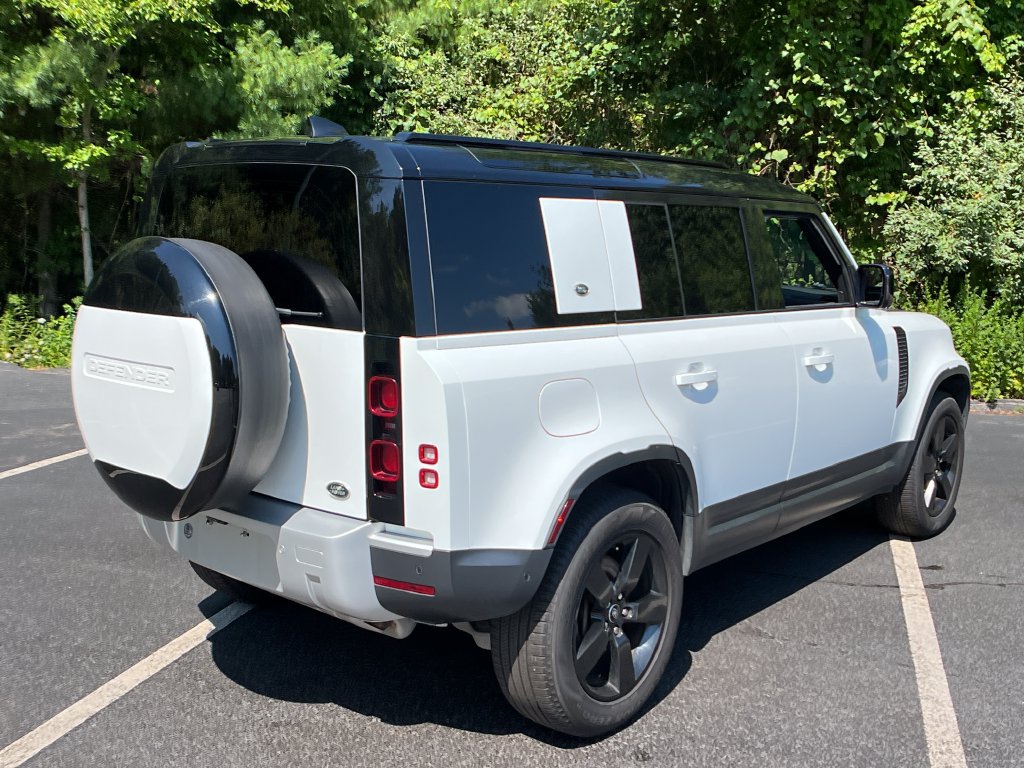Used 2023 Land Rover Defender 110 SE AWD/4WD image 5