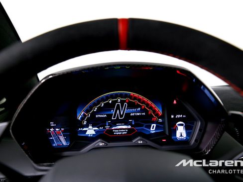 Used 2020 Lamborghini Aventador SVJ AWD/4WD image 14