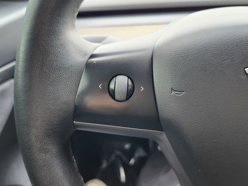 Used 2021 Tesla Model 3 Standard Range Plus image 35