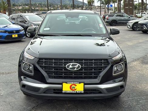 Used 2023 Hyundai Venue SE image 8
