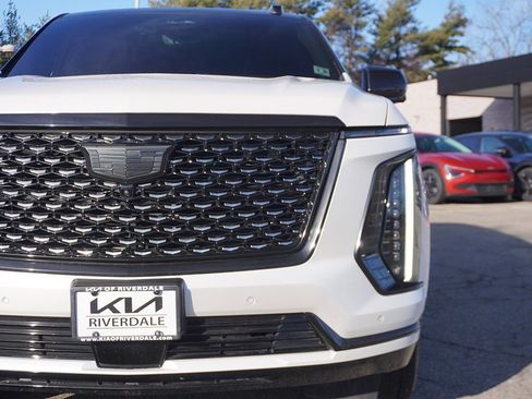 Used 2025 Cadillac Escalade Premium Luxury w/ LPO, Floor Liner Package image 20