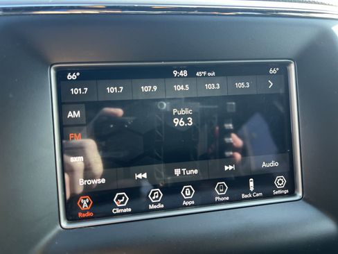 Used 2019 Jeep Grand Cherokee Laredo image 23