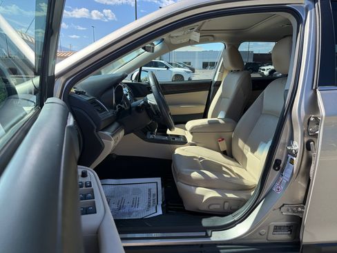 Used 2017 Subaru Outback 3.6R Limited AWD/4WD image 11