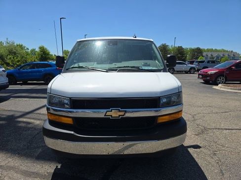 Used 2025 Chevrolet Express 3500 LT w/ LT Preferred Equipment Group RWD image 2