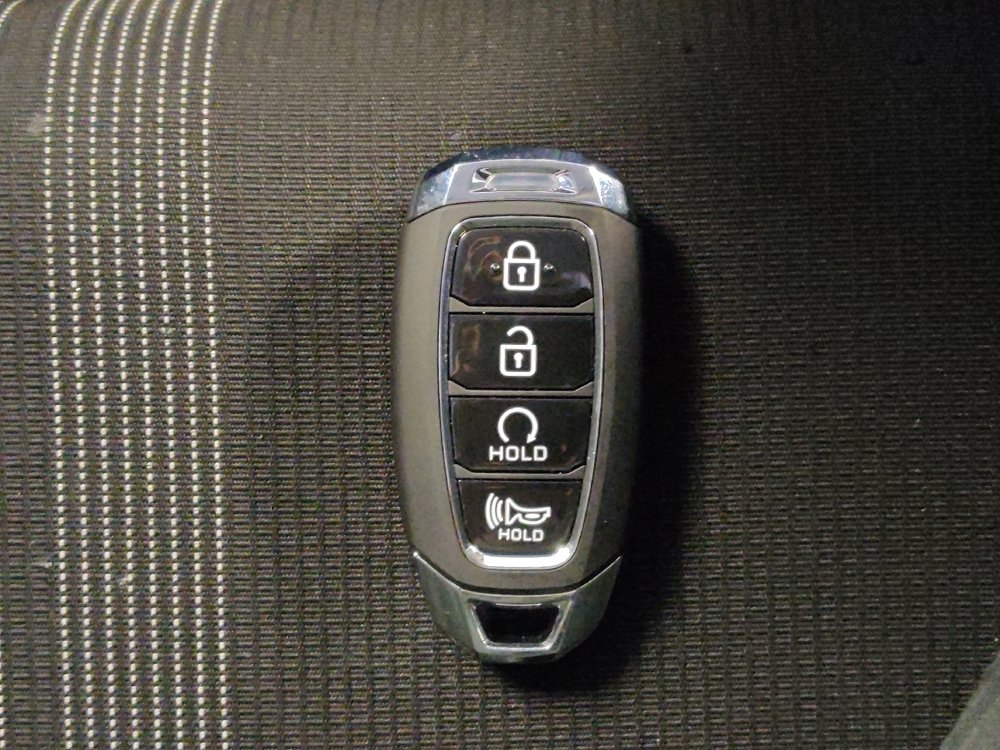 Used 2025 Hyundai Venue SEL FWD image 32