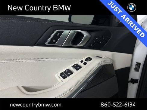 Used 2022 BMW X5 xDrive45e w/ M Sport Package image 12