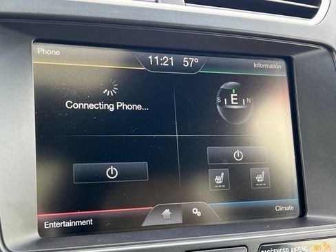 Used 2016 Ford Explorer XLT w/ Equipment Group 202A image 18