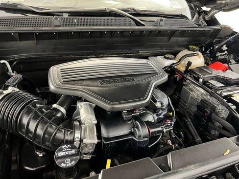 Used 2023 GMC Acadia SLT image 38