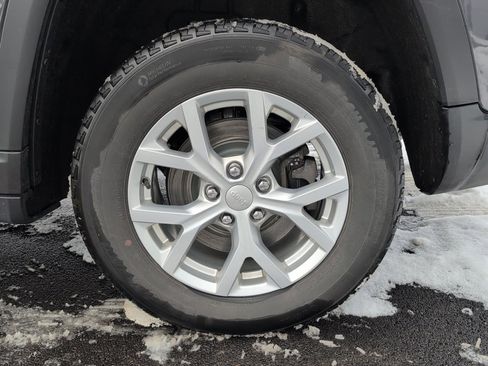 Used 2023 Jeep Grand Cherokee L Limited image 10