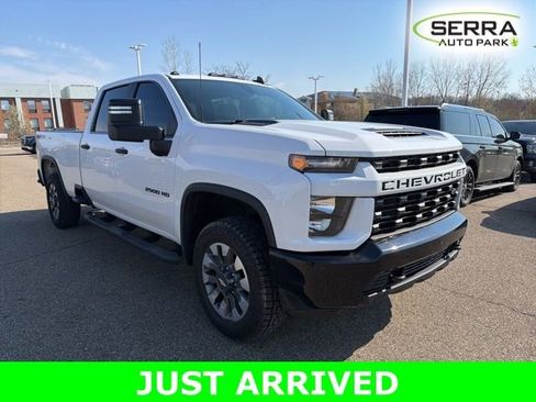 Used 2022 Chevrolet Silverado 2500 Custom w/ Custom Value Package image 2