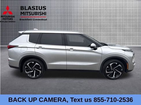 Used 2022 Mitsubishi Outlander ES AWD/4WD image 3