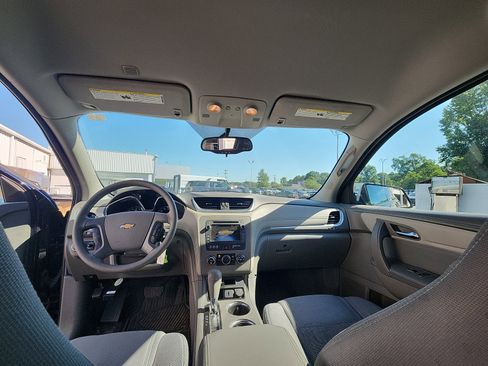 Used 2015 Chevrolet Traverse LS FWD image 20