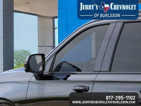 New 2026 Chevrolet Suburban RST w/ RST Capability Package AWD/4WD image 14